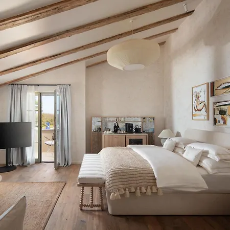 Saints Hills Cantina ベッド・アンド・ブレックファスト Višnjan