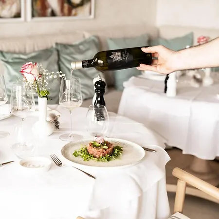 B&B Saints Hills Cantina